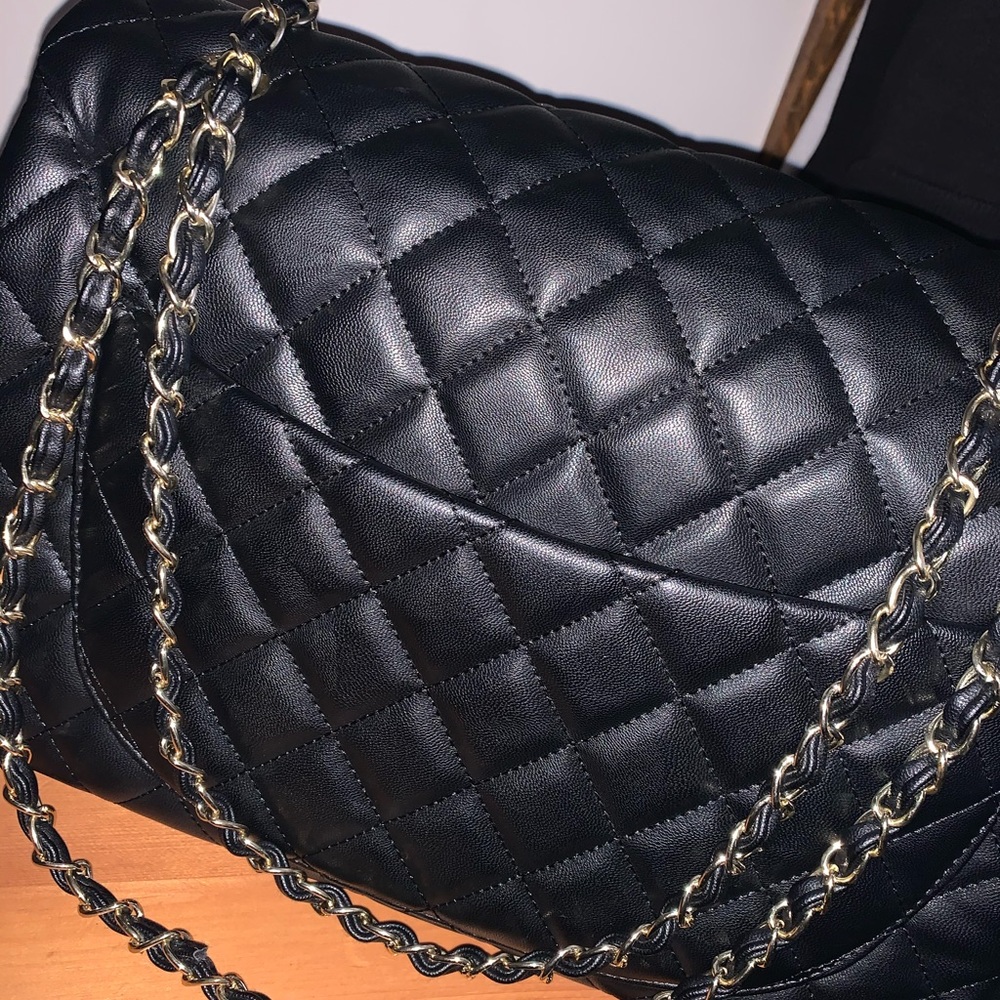 Quilted Maxi Lambskin Leather Flap Bag GHW